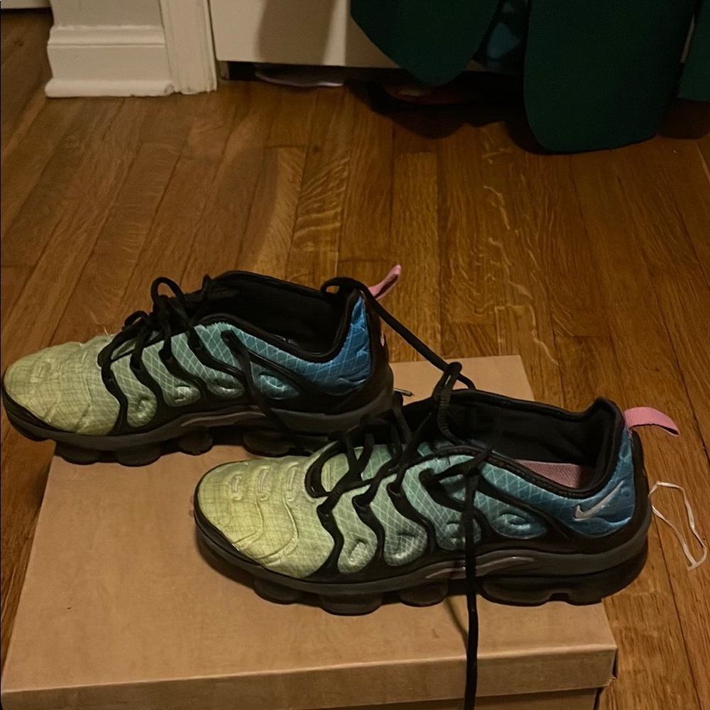 Multicolor Athletic Sneakers vapormax